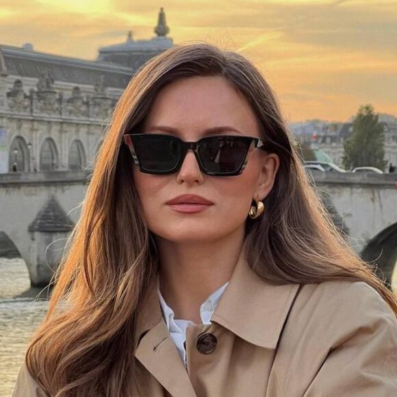 Burberry BE4392U 405587 Sunglasses Black/Vintage Check Square Frame, Grey Lenses main image 7